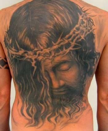 Тату голова Иисуса с терновым венцом - на всю спину