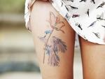 tattoo цветок на бедре