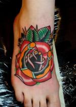 tattoo роза на ступне