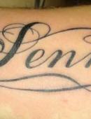 Тату надпись имя "Senna" на руке "Сенна"